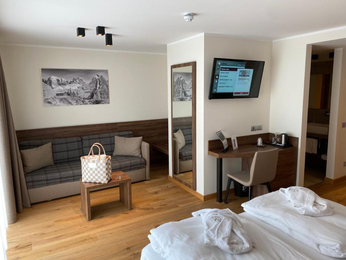 Dolomeet Boutique Hotel Pinzolo Buitenkant foto