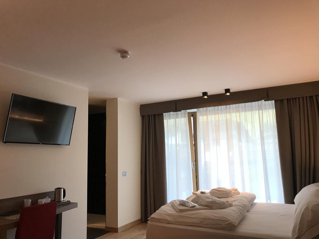 Dolomeet Boutique Hotel Pinzolo Buitenkant foto