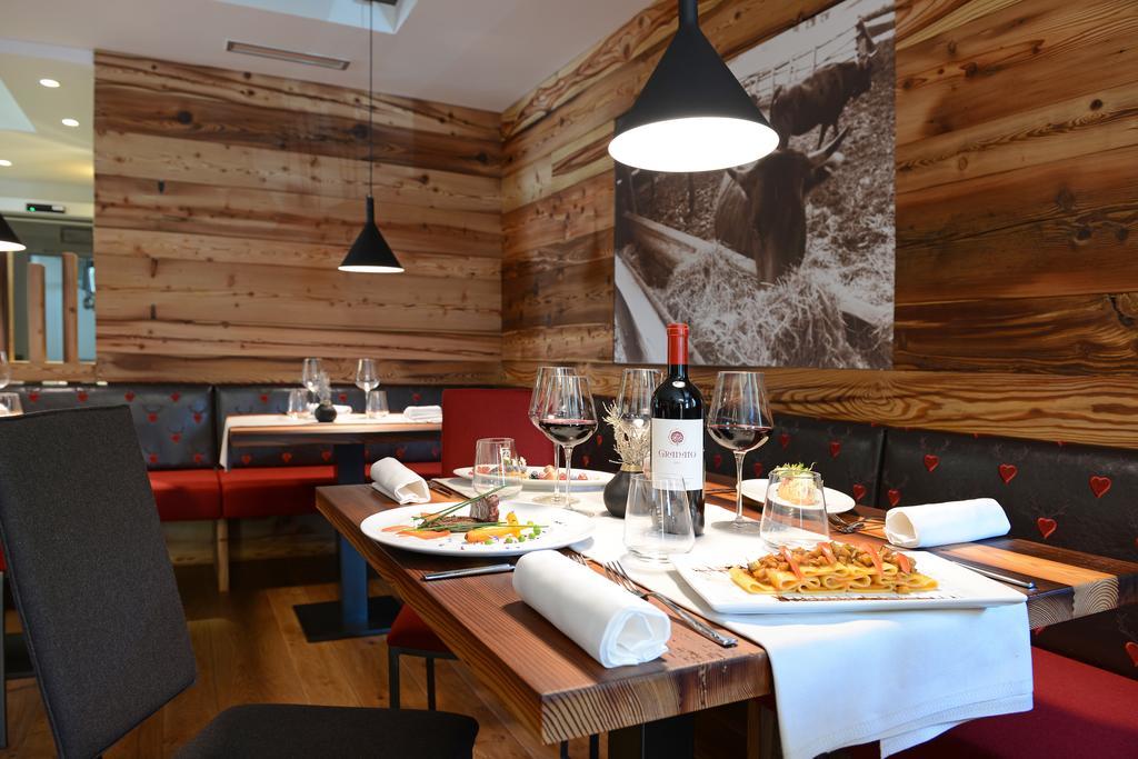 Dolomeet Boutique Hotel Pinzolo Buitenkant foto