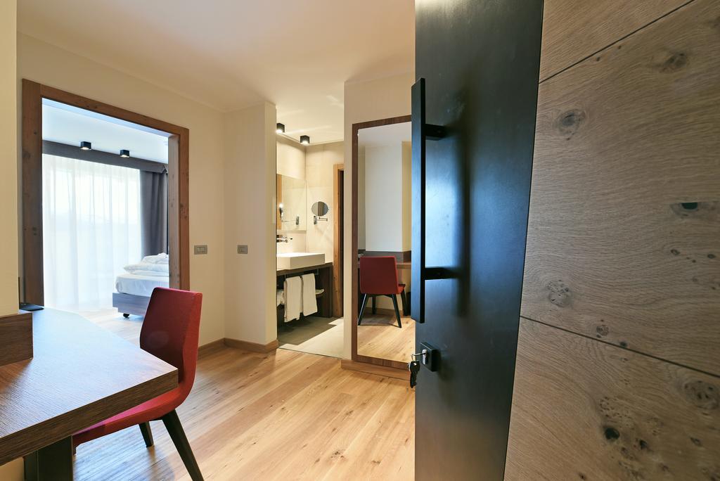 Dolomeet Boutique Hotel Pinzolo Buitenkant foto