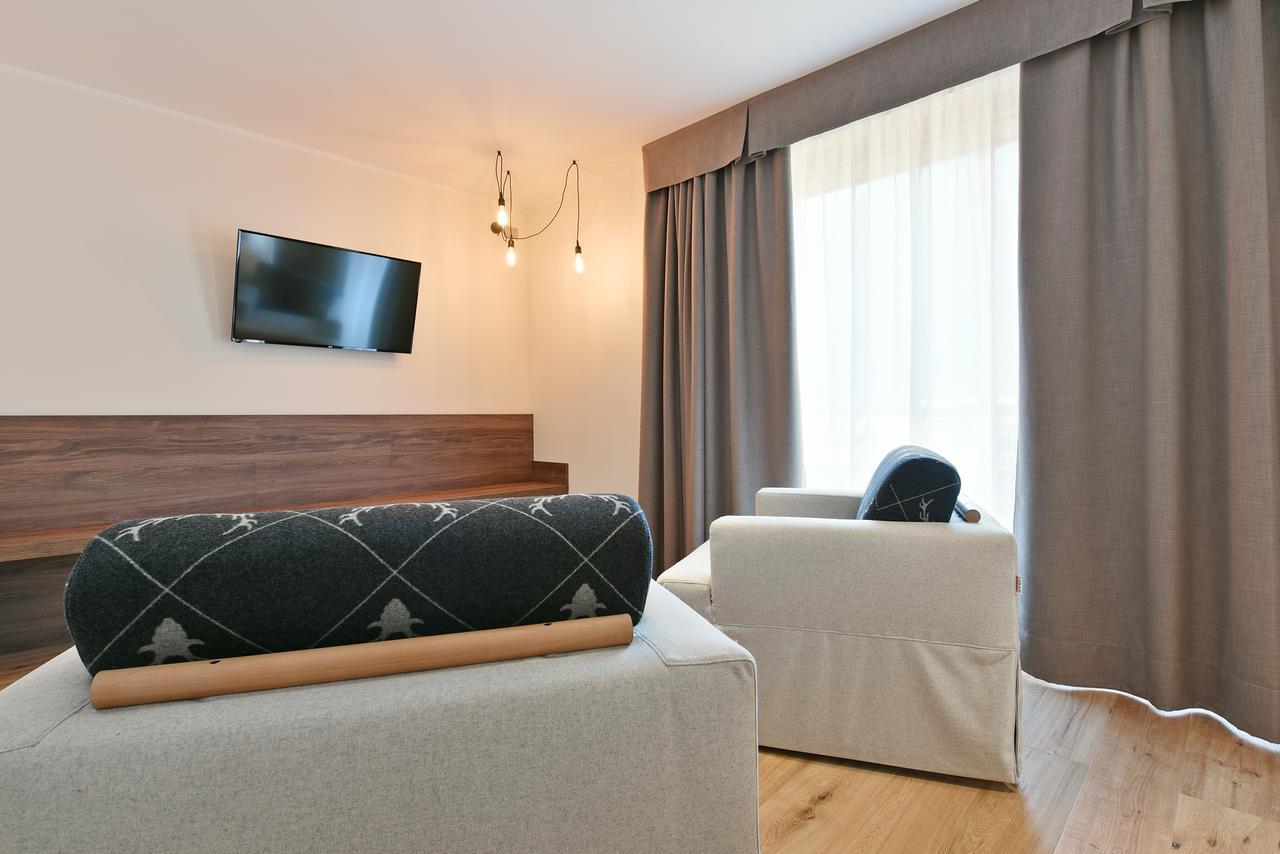 Dolomeet Boutique Hotel Pinzolo Buitenkant foto
